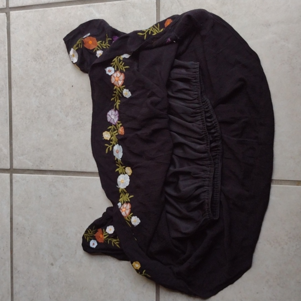 Too small - Picture 4 of 4